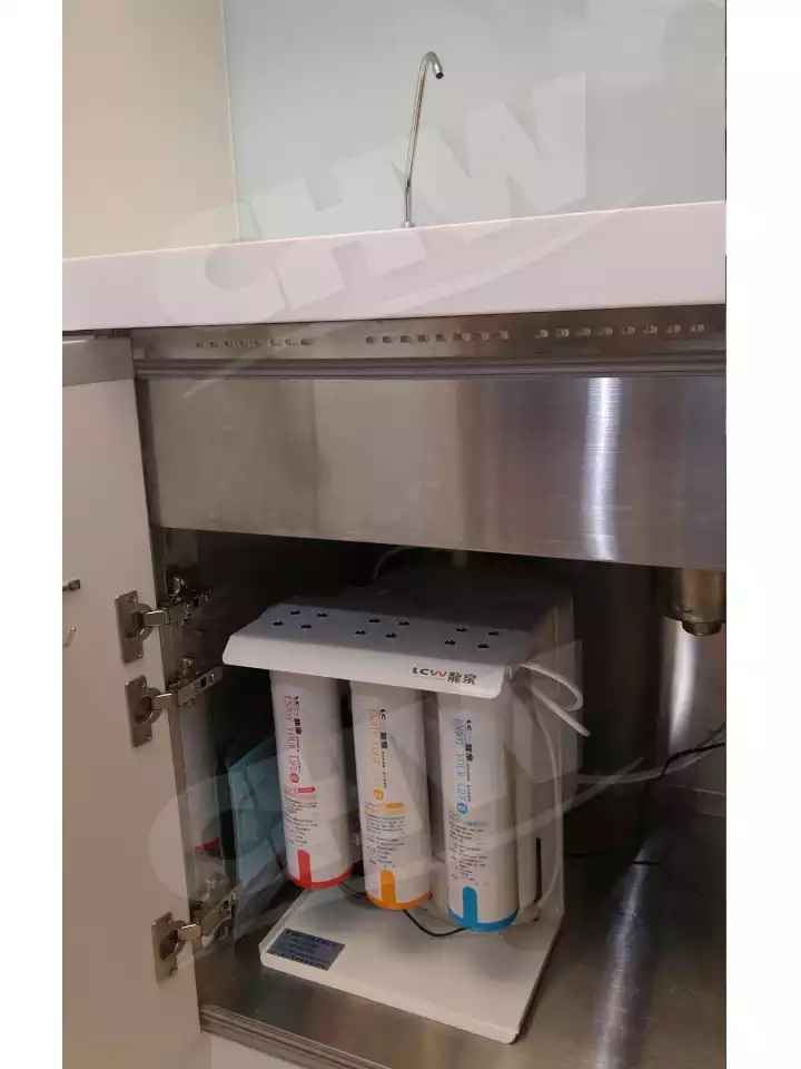 彩鋼架逆滲透純水機2